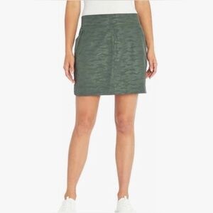 Orvis Women's Travel Skort 4 Way Stretch Mesh Inner Shorts Embossed Print